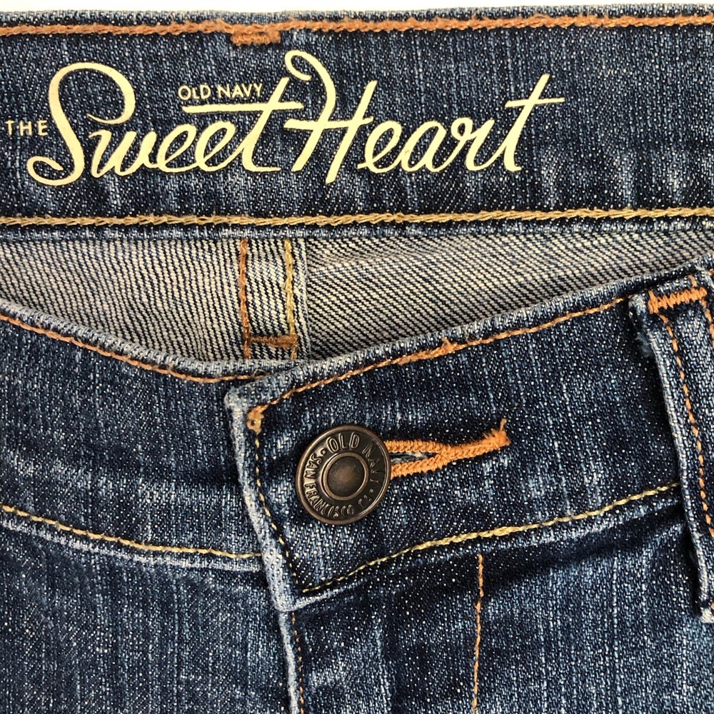 Old Navy Sweetheart low rise straight slim Jeans Size 4, 6 Tall 30x31.5 EUC